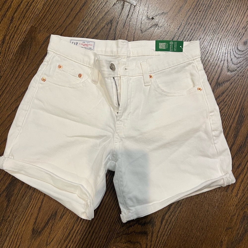 New with tags gap girlfriend Jean shorts